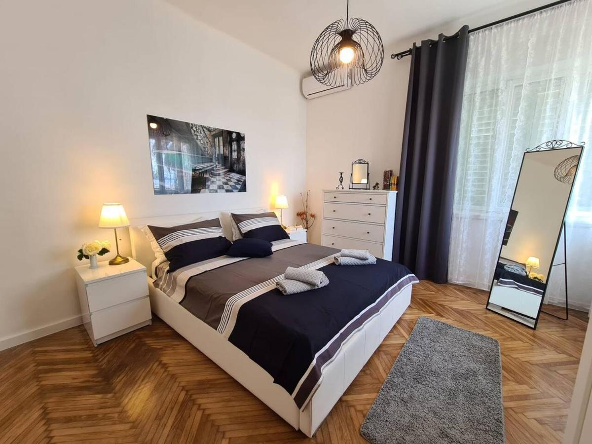Luxury Apartment Lukas Orebić Exterior foto