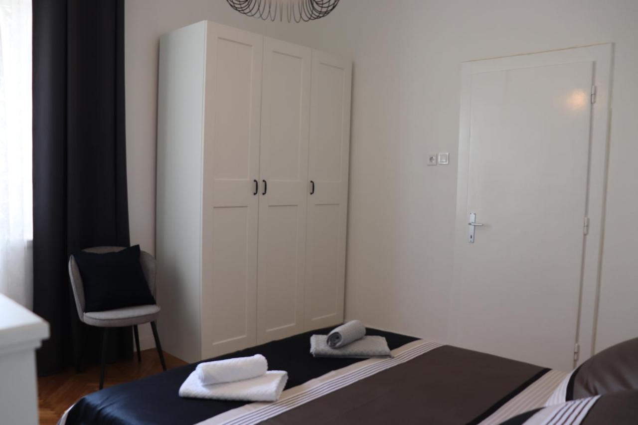 Luxury Apartment Lukas Orebić Exterior foto