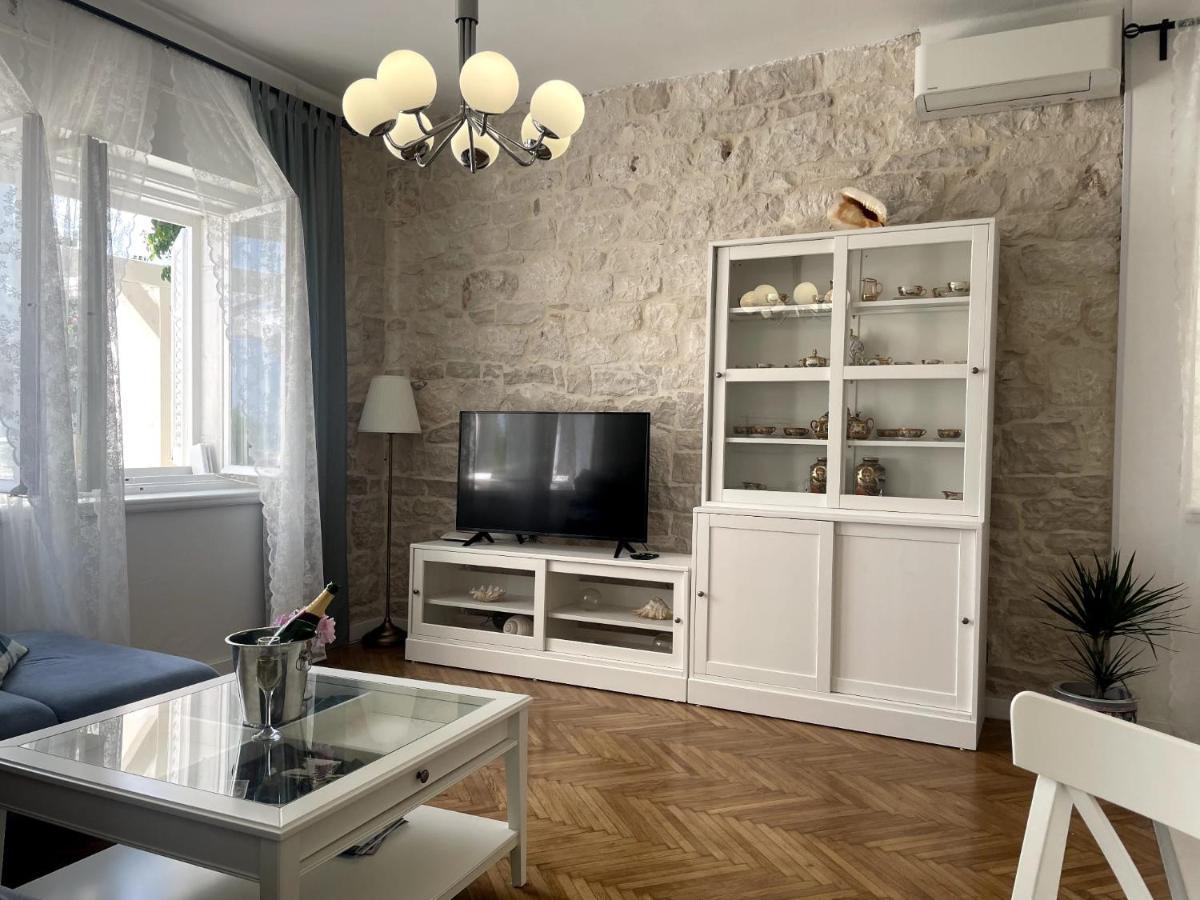 Luxury Apartment Lukas Orebić Exterior foto
